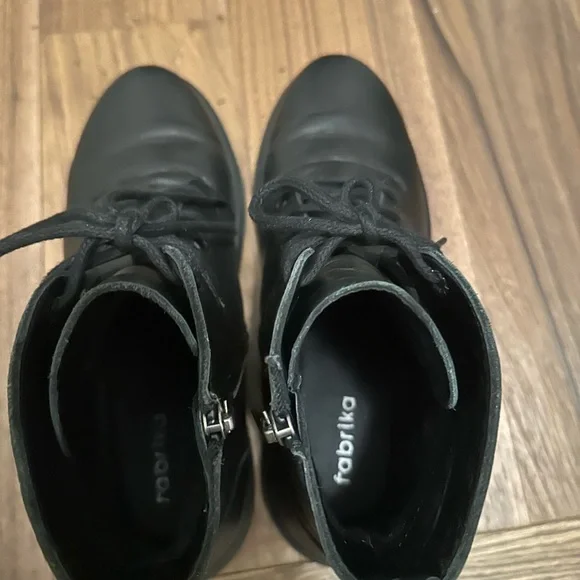 Boot- black - Picture 3 of 5